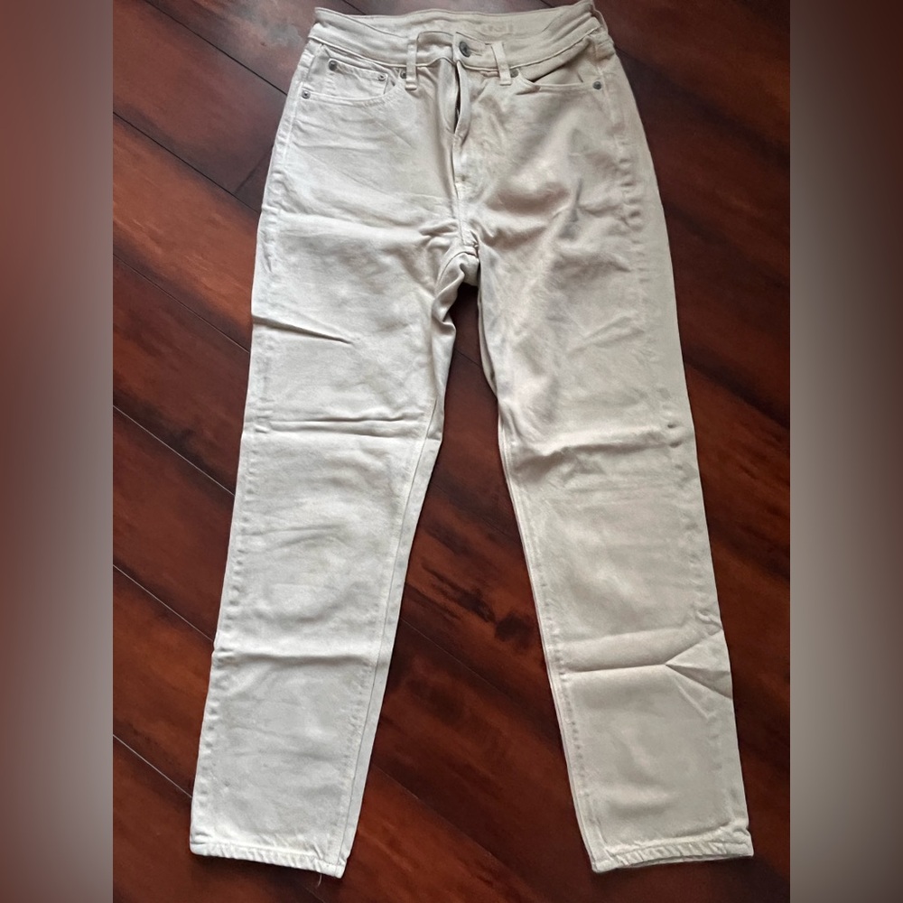 Juniors size 2 American Eagle cream color light khaki straight leg jeans